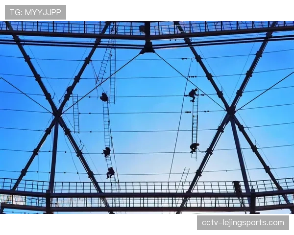 专业足球场动态：成都凤凰山体育场完成新一轮草皮更换